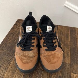 Men’s VANS MTE ultra range ultra cush size 10